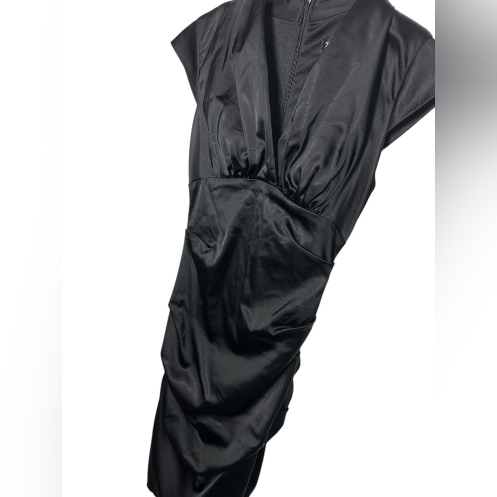 Xscape Pleated Stretch Satin Sheath Dress Sz 4 Little Black Dress Cocktail - Picture 5 of 8
